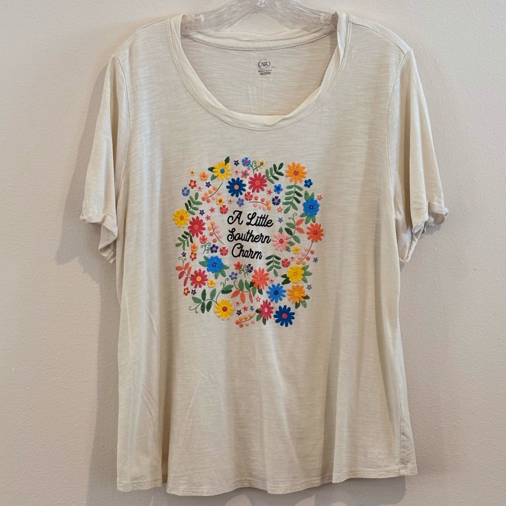 Cato Women's Short Sleeve Ivory Cream Top Shirt SZ 18/20 = U.S. Size 2X